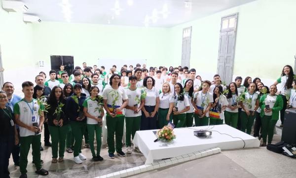 Projeto de educação ambiental mobiliza estudantes e distribui quase 700 mudas no norte do Piauí(Imagem:Ascom Semarh)