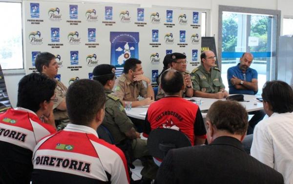 Reuni&atilde;o com comando da PM-PI definiu medidas para evitar confus&otilde;es em est&aacute;dios.(Imagem:Josiel Martins)