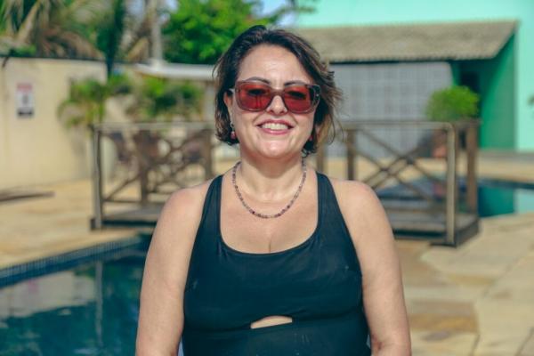Claudia de Castro, de S&atilde;o Paulo, destaca a receptividade e a qualidade dos servi&ccedil;os durante a estadia no litoral. (Imagem:Jo&atilde;o Allbert)