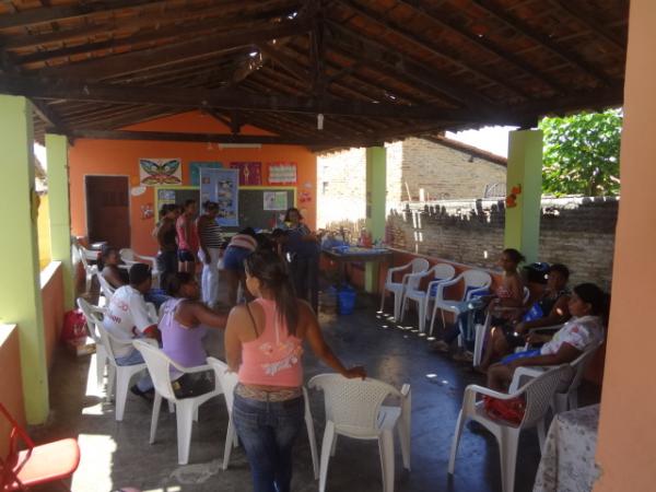 Associa&ccedil;&atilde;o de Moradores realiza curso de produtos de limpeza.(Imagem:FlorianoNews)
