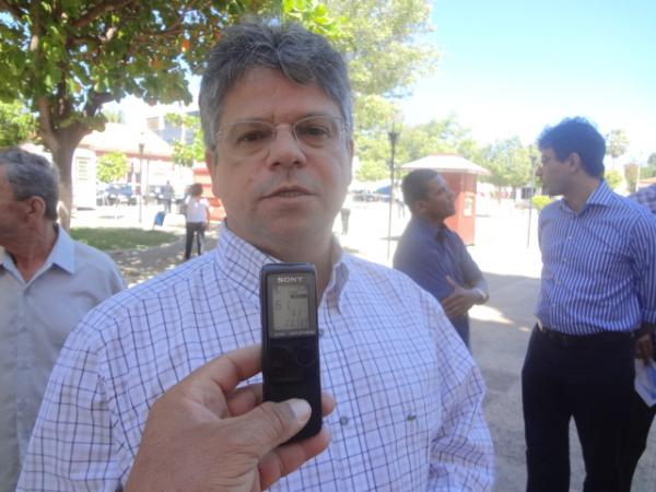 Deputado Gustavo Neiva parabeniza a popula&ccedil;&atilde;o pelos 116 anos de Floriano.(Imagem:FlorianoNews)