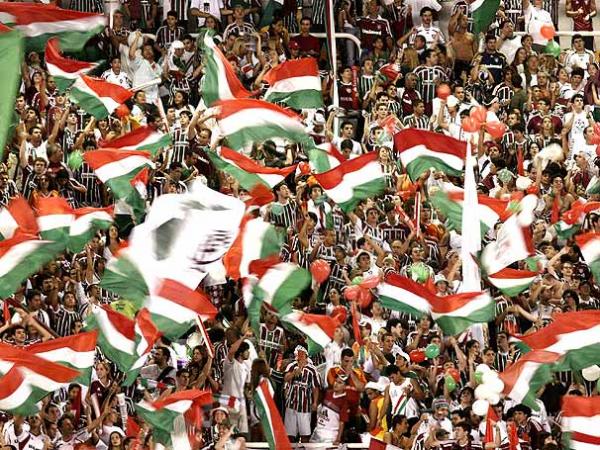 Dois torcedores do Fluminense são indiciados no Rio por ameaça a Fred