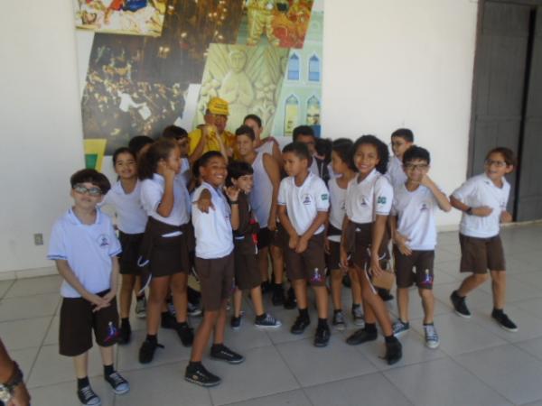 Alunos da Escola Pequeno Pr&iacute;ncipe participam do Festival de Artes para Crian&ccedil;as.(Imagem:FlorianoNews)