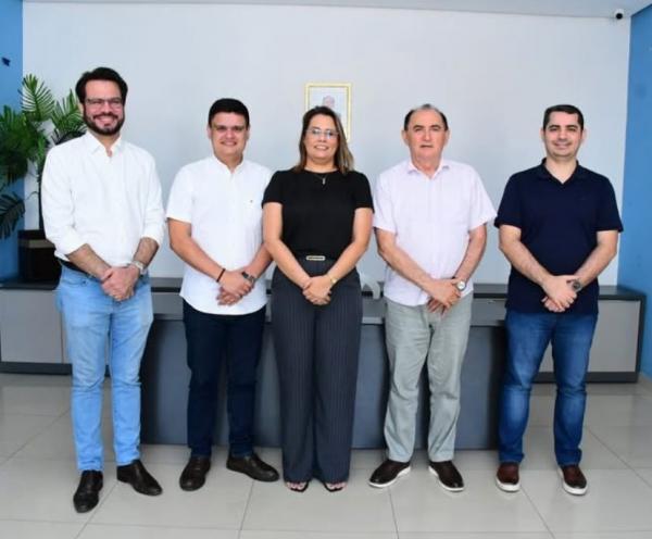 Prefeito Antônio Reis alinha ações para o Carnaval e planejamento financeiro de Floriano(Imagem:Reprodução/Instagram)