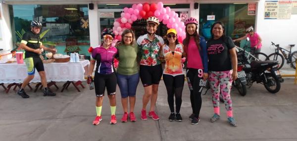  Passeio cicl&iacute;stico &eacute; realizado em Floriano para homenagear as mulheres.(Imagem:FlorianoNews)