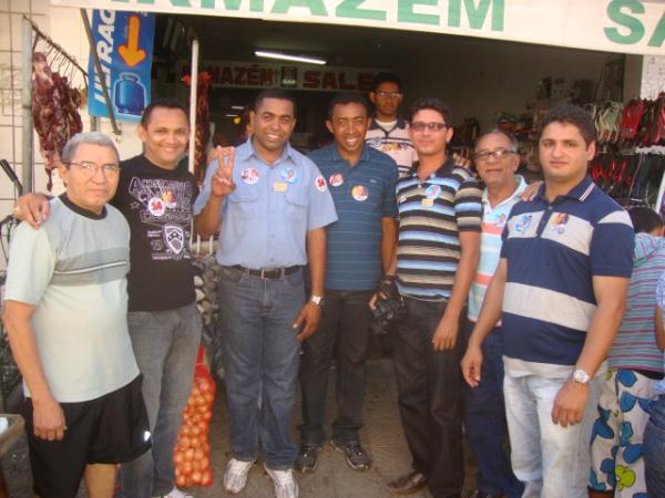 Dia de feira tamb&eacute;m &eacute; dia de Campanha Politica(Imagem:Amarelinho)