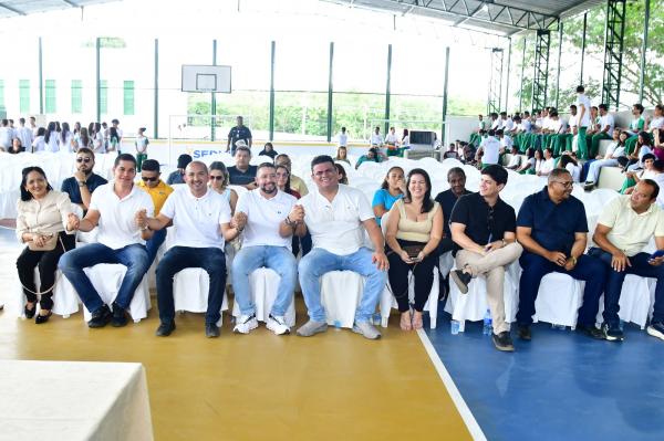 Vereadores de Floriano acompanham agenda oficial do governador Rafael Fonteles no Município(Imagem:CMF)