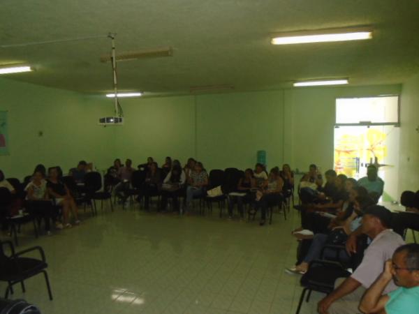 Profissionais de sa&uacute;de recebem treinamento sobre monitoramento da Febre Amarela.(Imagem:FlorianoNews)