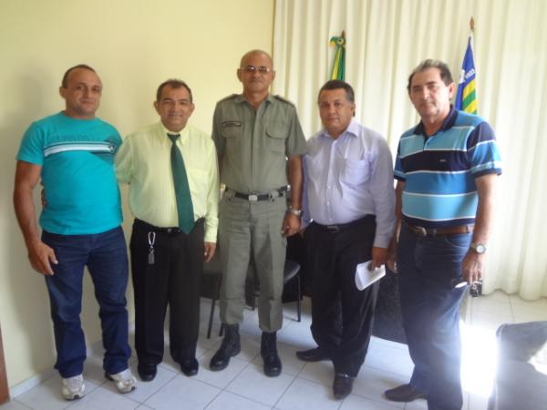 Vereadores visitam comandante do 3&ordm; Batalh&atilde;o de Floriano.(Imagem:FlorianoNews)