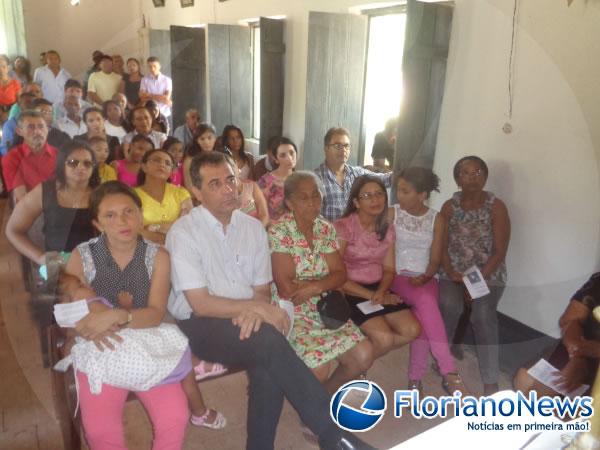 Fieis participaram do encerramento de N. Sr&ordf; do Desterro na comunidade Ara&ccedil;&aacute;s.(Imagem:FlorianoNews)