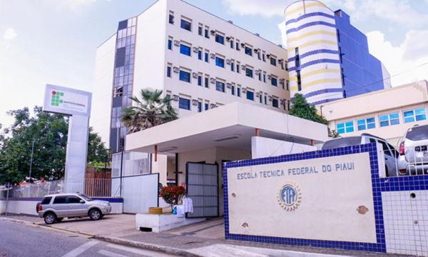 http://chrome-extension//efaidnbmnnnibpcajpcglclefindmkaj/https://www.ifpi.edu.br/noticias/ifpi-divulga-edital-1-379-vagas-remanescentes-para-cursos-de-graduacao-ead/edital-ead.pdf(Imagem:Reprodução)