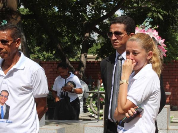 Prima do estudante disse que fam&iacute;lia espera por justi&ccedil;a.(Imagem:Catarina Costa/G1)