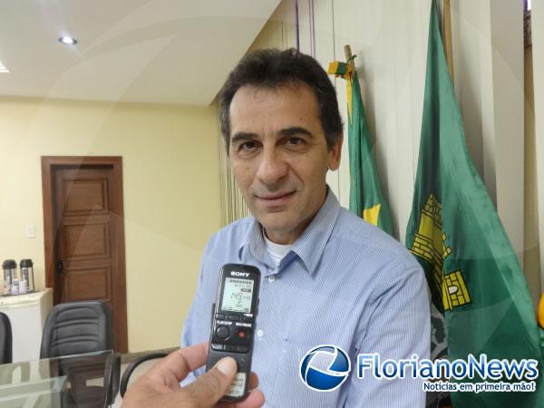 Prefeito Gilberto J&uacute;nior(Imagem:FlorianoNews)