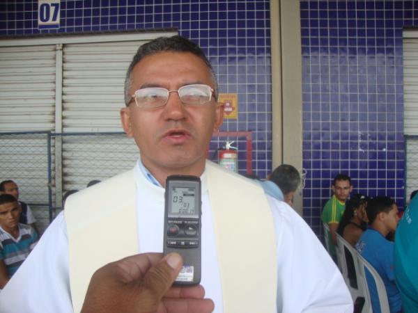Entrevista com Frei Miguel(Imagem:Reda&ccedil;&atilde;o)