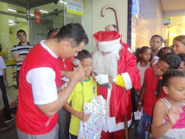 Papai Noel dos Correios entregou presentes em Floriano