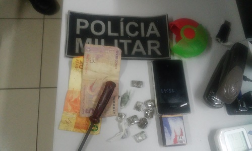 Polícia prende dois homens suspeitos de tráfico de drogas em Floriano