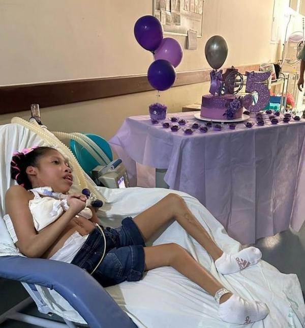 Internada na UTI, paciente ganha festa de 15 anos no Hospital Infantil.(Imagem:Divulga&ccedil;&atilde;o)