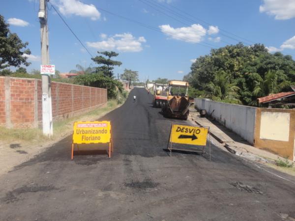 Iniciadas obras de pavimenta&ccedil;&atilde;o asf&aacute;ltica em Floriano.(Imagem:FlorianoNews)