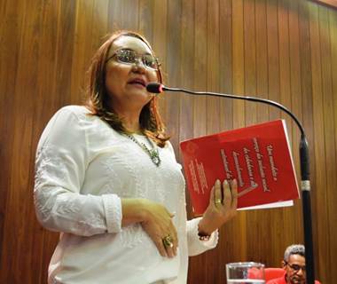 "Vamos fazer resistência a esse governo", diz Flora sobre Bolsonaro