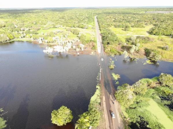 Trecho da BR-402 interditado ap&oacute;s Lagoa do Portinho transbordar ainda corre risco de romper, diz Semar.(Imagem:Divulga&ccedil;&atilde;o/Semar )