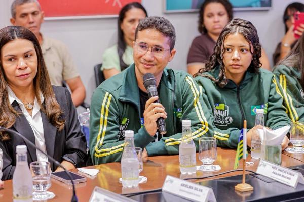 Programa Do Piauí para o Mundo terá 300 vagas em 2026, anuncia Rafael Fonteles(Imagem:Gabriel Paulino)