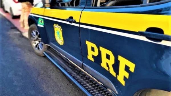 Homem morre e mulher fica ferida após colisão com caminhão em Piripiri
