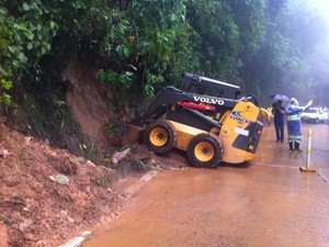 Chuva deixa mais de 10 mortos em Petrópolis, na Região Serrana do RJ