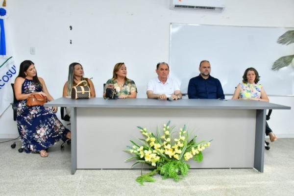 Empossados novos gestores escolares da rede municipal de ensino de Floriano(Imagem:Secom)