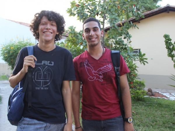 Estudantes fazem Enem visando nota para conseguir bolsa no Ci&ecirc;ncia sem Fronteiras.(Imagem:Yara Pinho/G1)