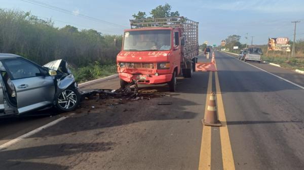 Bebê morre e adolescente fica gravemente ferida após acidente entre caminhão e carro no PI(Imagem:Reprodução)