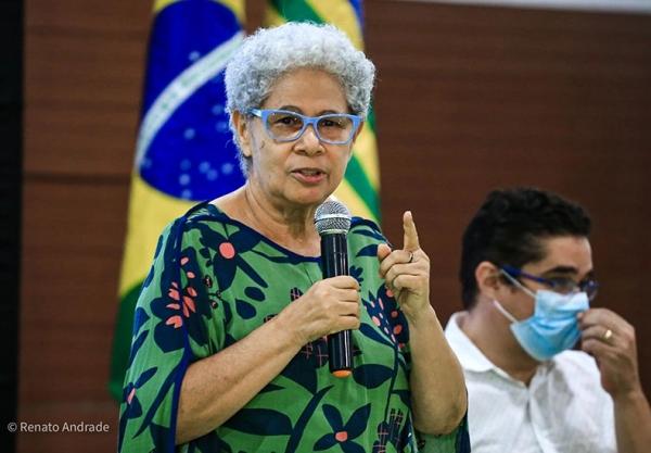 Regina Sousa vai discutir com COE possível uso obrigatório de máscara no Piauí