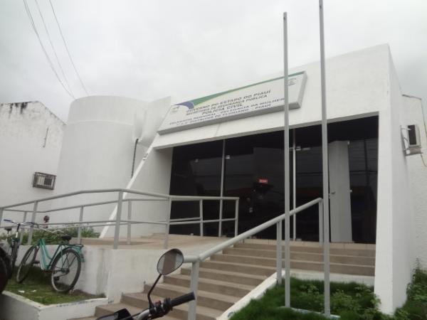 Polícia cumpre mandado de prisão por falta de pagamento de pensão alimentícia em Floriano