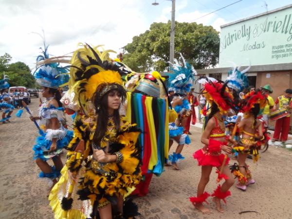 Roseana Sarney &eacute; recebida com festa em Bar&atilde;o de Graja&uacute;.(Imagem:FlorianoNews)