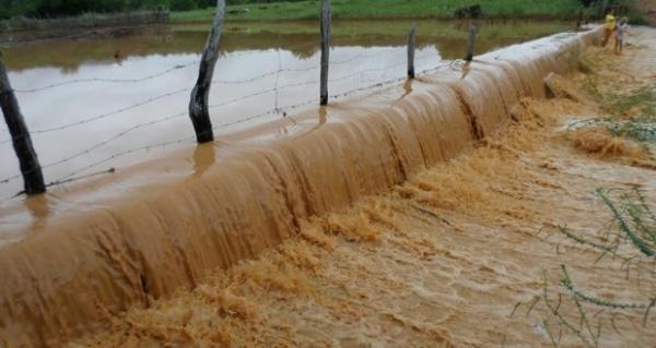 Município registra 123 milímetros de chuva no Piauí e açudes transbordam