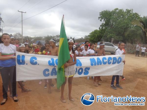 Realizada 1&ordf; Parada C&iacute;vica das escolas do campo de Bar&atilde;o de Graja&uacute;.(Imagem:FlorianoNews)