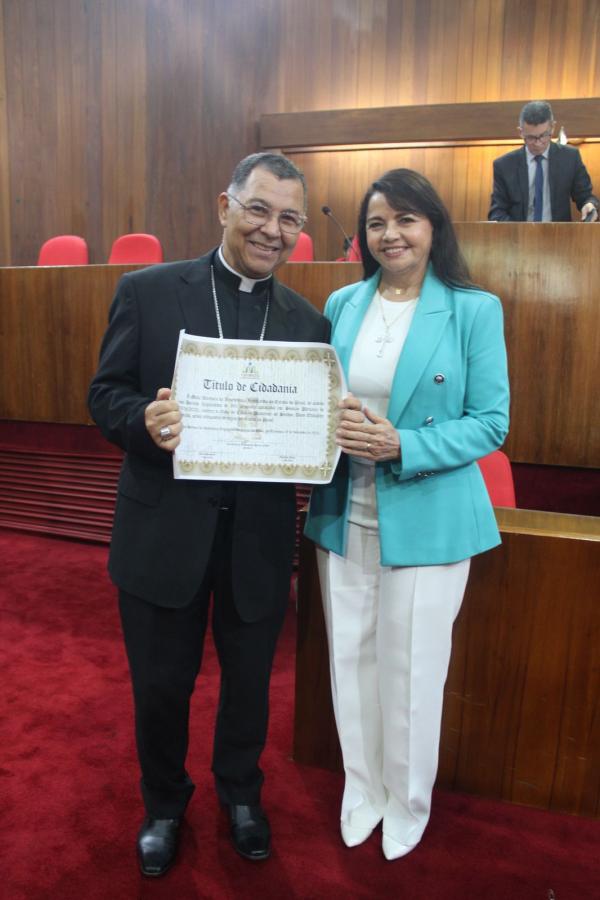 Dom Edivalter e a deputada Teresa Brito(Imagem:Reprodu&ccedil;&atilde;o)