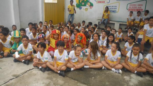 Escola Mega de Floriano celebra as datas comemorativas do m&ecirc;s de abril.(Imagem:FlorianoNews)