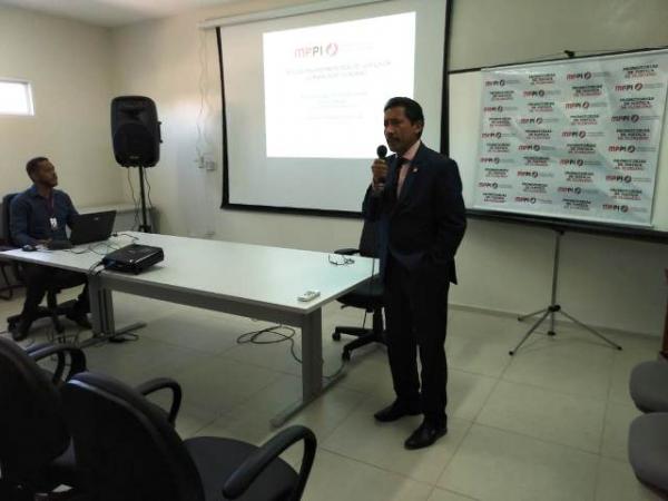 Promotor de Justi&ccedil;a Jos&eacute; de Arimateia Dourado Le&atilde;o (Imagem:FlorianoNews)