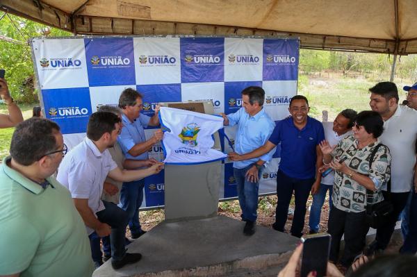 Ciro Nogueira inaugura obra de pavimentação e visita novas construções no município de União(Imagem:Ascom)