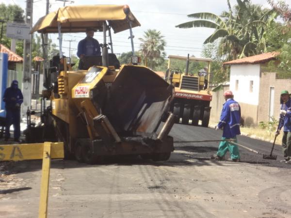 Iniciada pavimentação asfáltica na Rua Sete de Setembro
