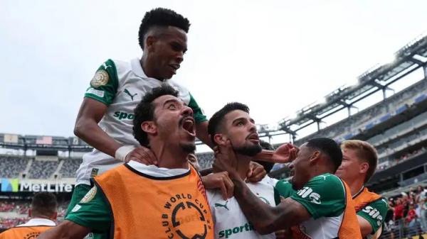 O jogador Flaco L&oacute;pez, do Palmeiras, comemora gol contra a equipe do Al Ahly SC, durante partida v&aacute;lida pela fase de grupos, da Copa do Mundo de Clubes da Fifa, no Metlife Stadium.(Imagem:Cesar Greco/Palmeiras)